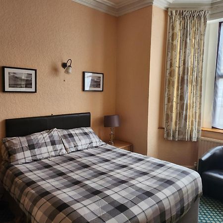 Queens Guest House Beeston  Εξωτερικό φωτογραφία
