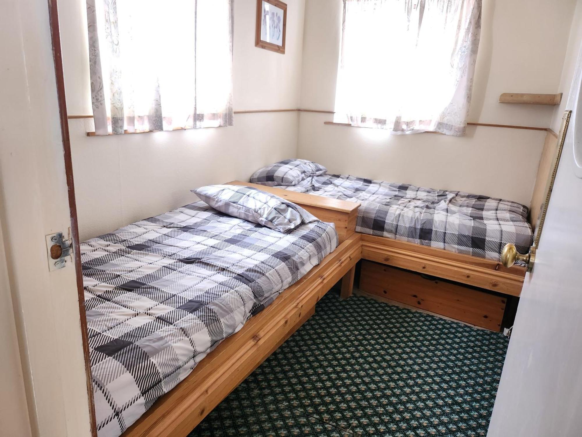 Queens Guest House Beeston  Εξωτερικό φωτογραφία