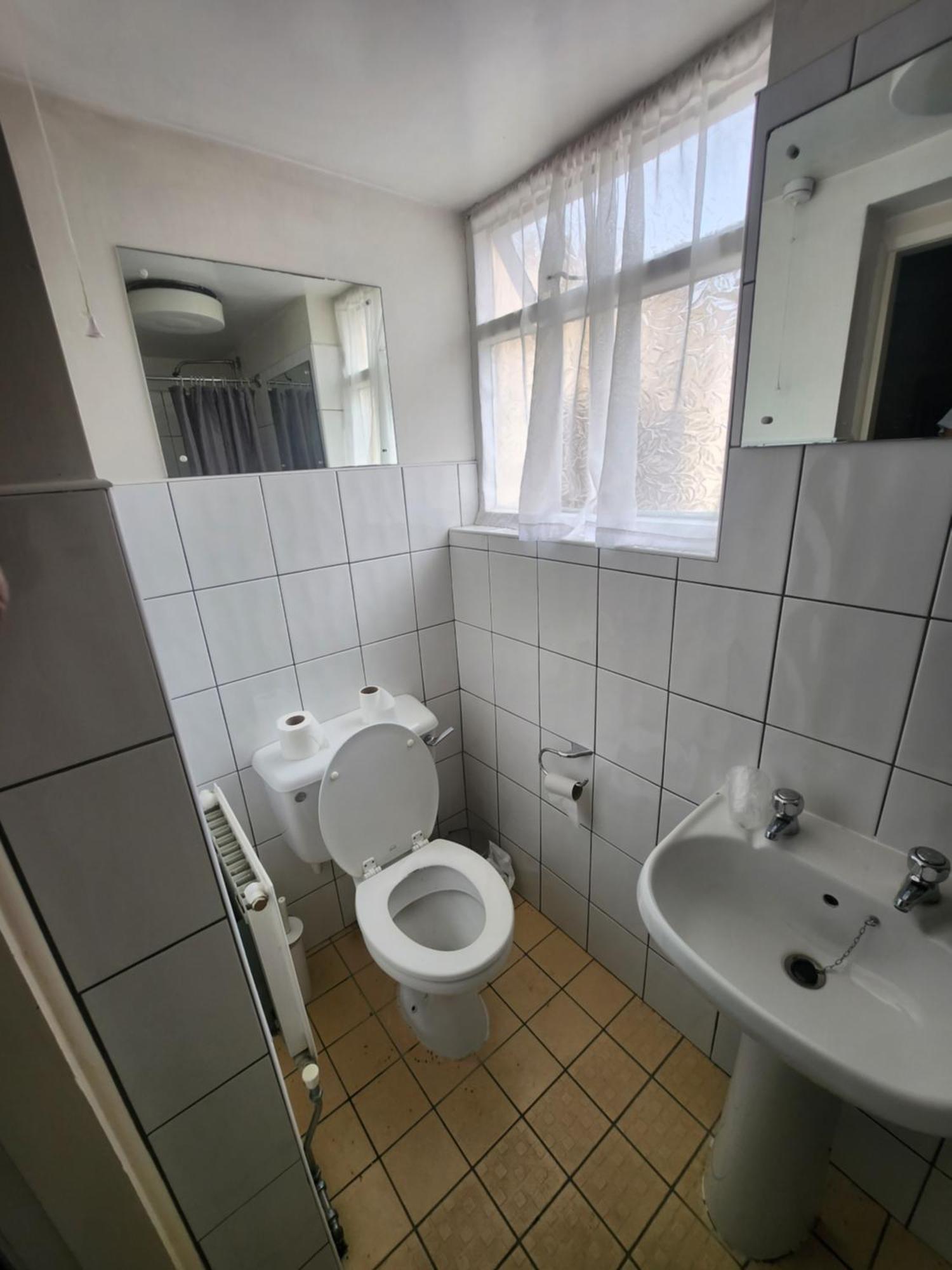 Queens Guest House Beeston  Εξωτερικό φωτογραφία