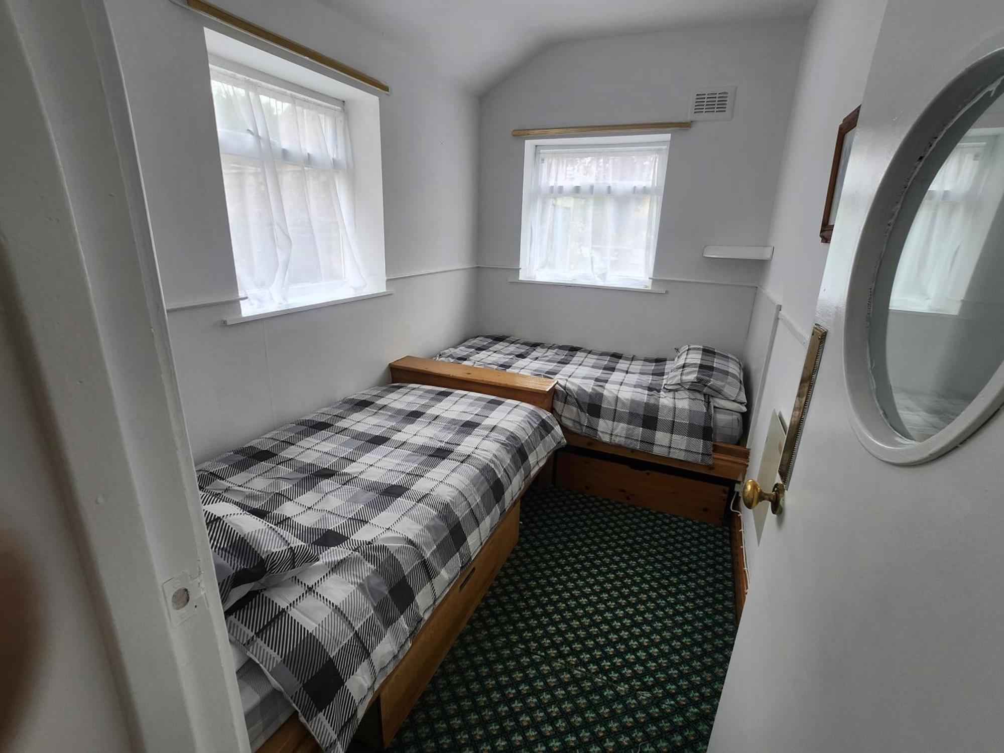 Queens Guest House Beeston  Εξωτερικό φωτογραφία